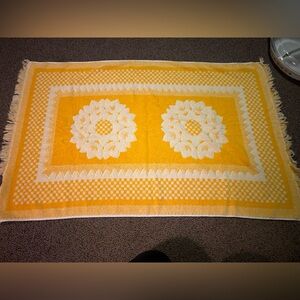 Vintage Sears set of two towels and one washcloth